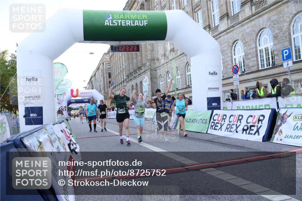 07.09.2025 - BARMER Alsterlauf Strokosch-Dieckow http://msf.ph/oto/8725752 07.09.2025 10:23:22 Ziel 2243, 2246, 2336, 2337, 2499, 3026, 3128, 4528, 4641, 5489, 5586, 5951 meine-sportfotos.de