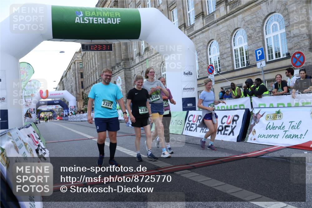 07.09.2025 - BARMER Alsterlauf Strokosch-Dieckow http://msf.ph/oto/8725770 07.09.2025 10:23:29 Ziel 2243, 2246, 2336, 2337, 5586 meine-sportfotos.de