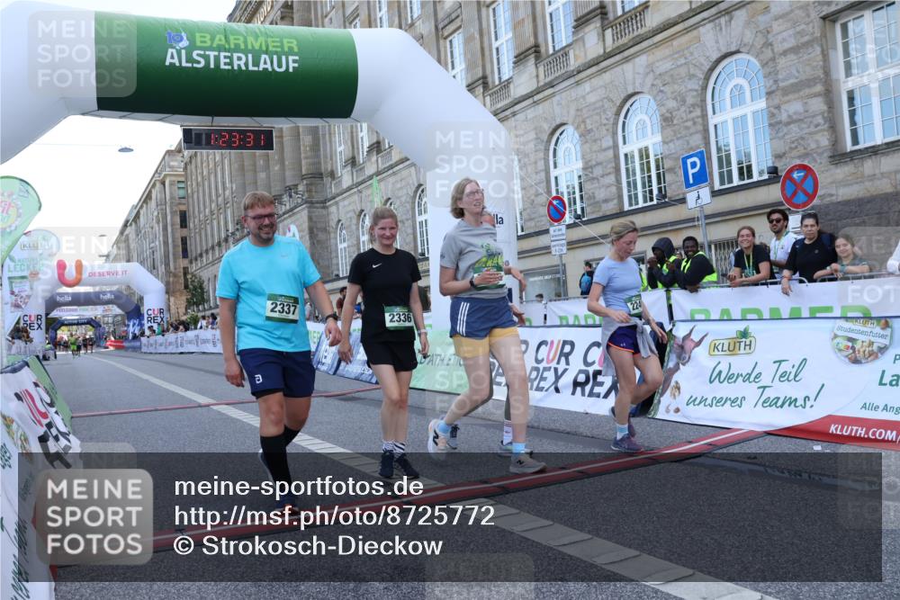 07.09.2025 - BARMER Alsterlauf Strokosch-Dieckow http://msf.ph/oto/8725772 07.09.2025 10:23:29 Ziel 2243, 2246, 2336, 2337, 5586 meine-sportfotos.de