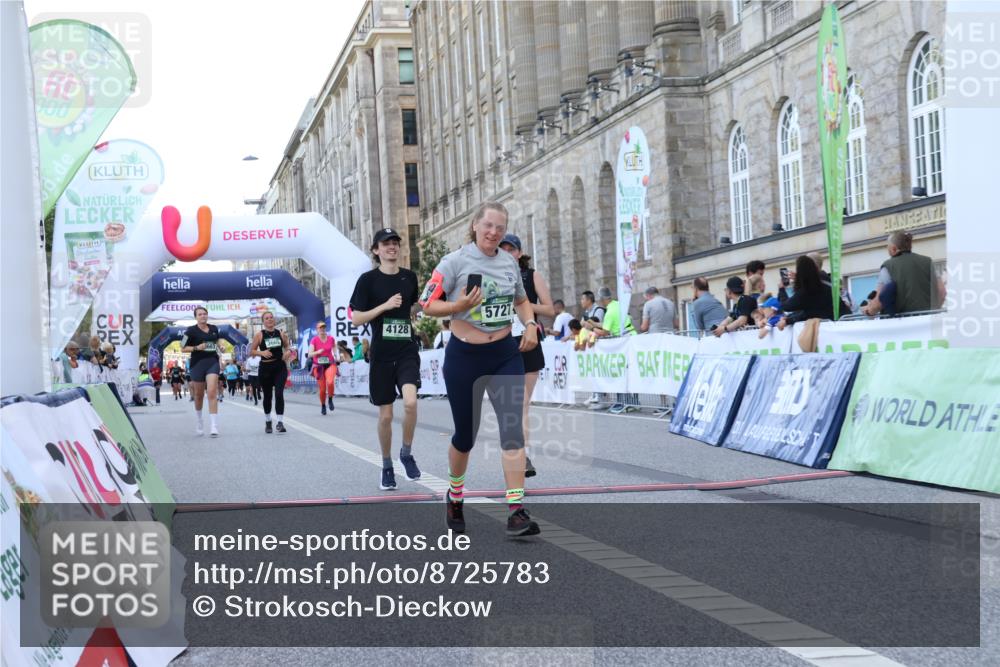 07.09.2025 - BARMER Alsterlauf Strokosch-Dieckow http://msf.ph/oto/8725783 07.09.2025 10:23:51 Ziel 3663, 3665, 4128, 4755, 5191, 5727 meine-sportfotos.de