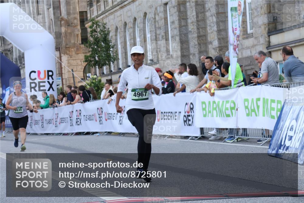 07.09.2025 - BARMER Alsterlauf Strokosch-Dieckow http://msf.ph/oto/8725801 07.09.2025 10:24:01 Ziel 3663, 3665, 4755, 4967, 5539 meine-sportfotos.de