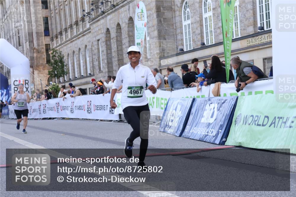 07.09.2025 - BARMER Alsterlauf Strokosch-Dieckow http://msf.ph/oto/8725802 07.09.2025 10:24:02 Ziel 3664, 4755, 4967, 5539 meine-sportfotos.de