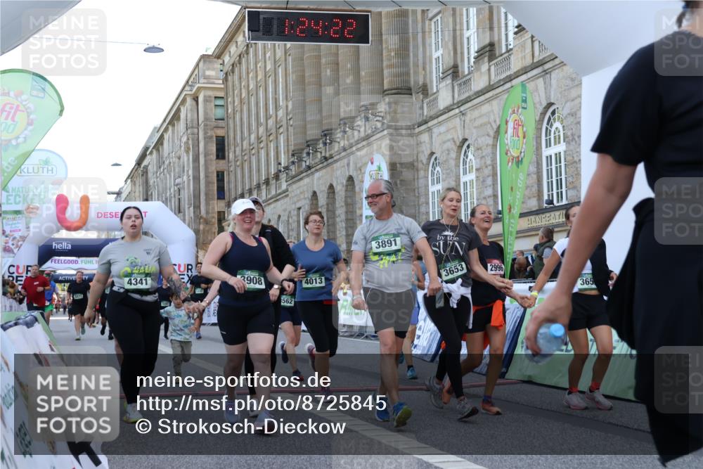 07.09.2025 - BARMER Alsterlauf Strokosch-Dieckow http://msf.ph/oto/8725845 07.09.2025 10:24:20 Ziel 2087, 2996, 3159, 3406, 3407, 3562, 3652, 3653, 3688, 3891, 3908, 4013, 4218, 4341, 4352, 5077, 5083, 5085, 5109, 5242 meine-sportfotos.de