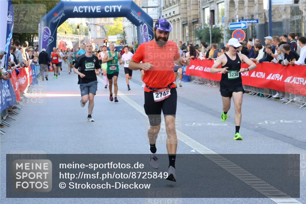 07.09.2025 - BARMER Alsterlauf Strokosch-Dieckow http://msf.ph/oto/8725849 07.09.2025 09:44:37 Ziel 1017, 2361, 2389, 3702, 4482, 4925, 4951, 4959, 5202, 5246, 5317, 5323, 5388, 5488, 5904, 6095, 6113, 6320, 8225, 8458 meine-sportfotos.de