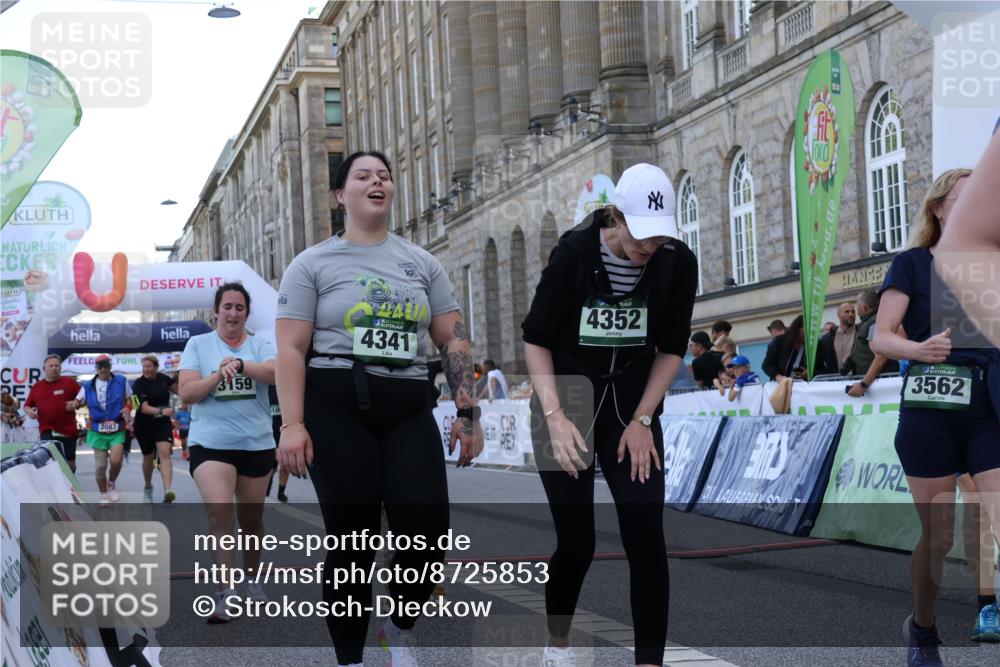 07.09.2025 - BARMER Alsterlauf Strokosch-Dieckow http://msf.ph/oto/8725853 07.09.2025 10:24:23 Ziel 2087, 2261, 2996, 3159, 3562, 3652, 3653, 3688, 3891, 3908, 4013, 4341, 4352, 4841, 5077, 5083, 5085, 5109, 5242, 8005 meine-sportfotos.de