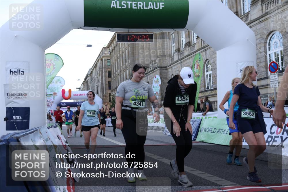 07.09.2025 - BARMER Alsterlauf Strokosch-Dieckow http://msf.ph/oto/8725854 07.09.2025 10:24:23 Ziel 2087, 2261, 2996, 3159, 3562, 3652, 3653, 3688, 3891, 3908, 4013, 4341, 4352, 4841, 5077, 5083, 5085, 5109, 5242, 8005 meine-sportfotos.de