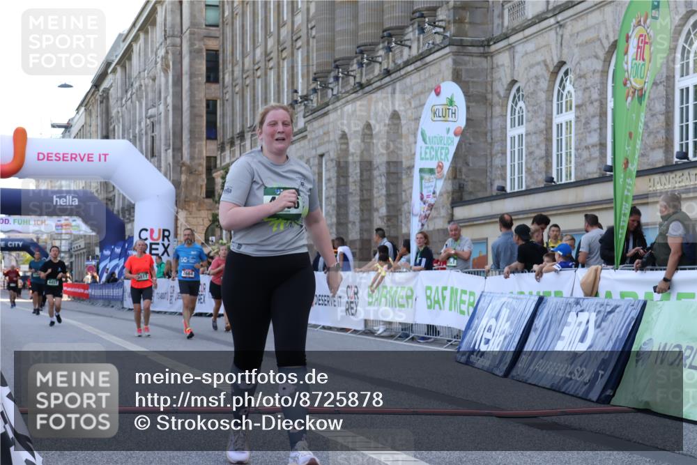 07.09.2025 - BARMER Alsterlauf Strokosch-Dieckow http://msf.ph/oto/8725878 07.09.2025 10:24:34 Ziel 2261, 2684, 2817, 3325, 3326, 4306, 4841 meine-sportfotos.de