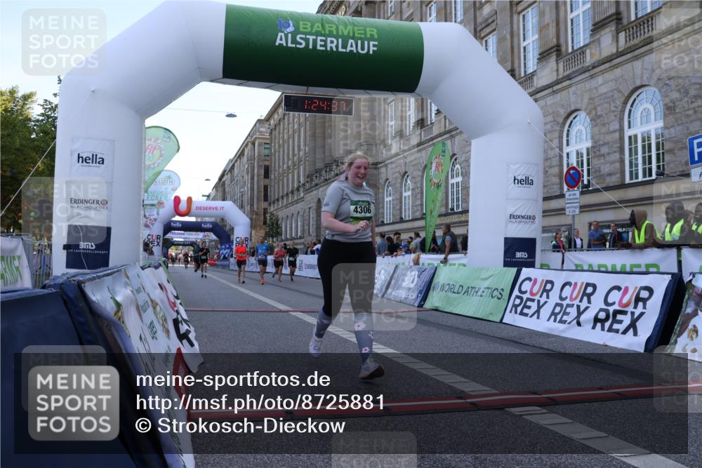 07.09.2025 - BARMER Alsterlauf Strokosch-Dieckow http://msf.ph/oto/8725881 07.09.2025 10:24:35 Ziel 2261, 2684, 2817, 3325, 3326, 4306, 4457, 4841 meine-sportfotos.de