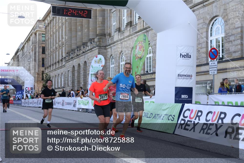 07.09.2025 - BARMER Alsterlauf Strokosch-Dieckow http://msf.ph/oto/8725888 07.09.2025 10:24:41 Ziel 2684, 2817, 3325, 3326, 4457, 5096 meine-sportfotos.de