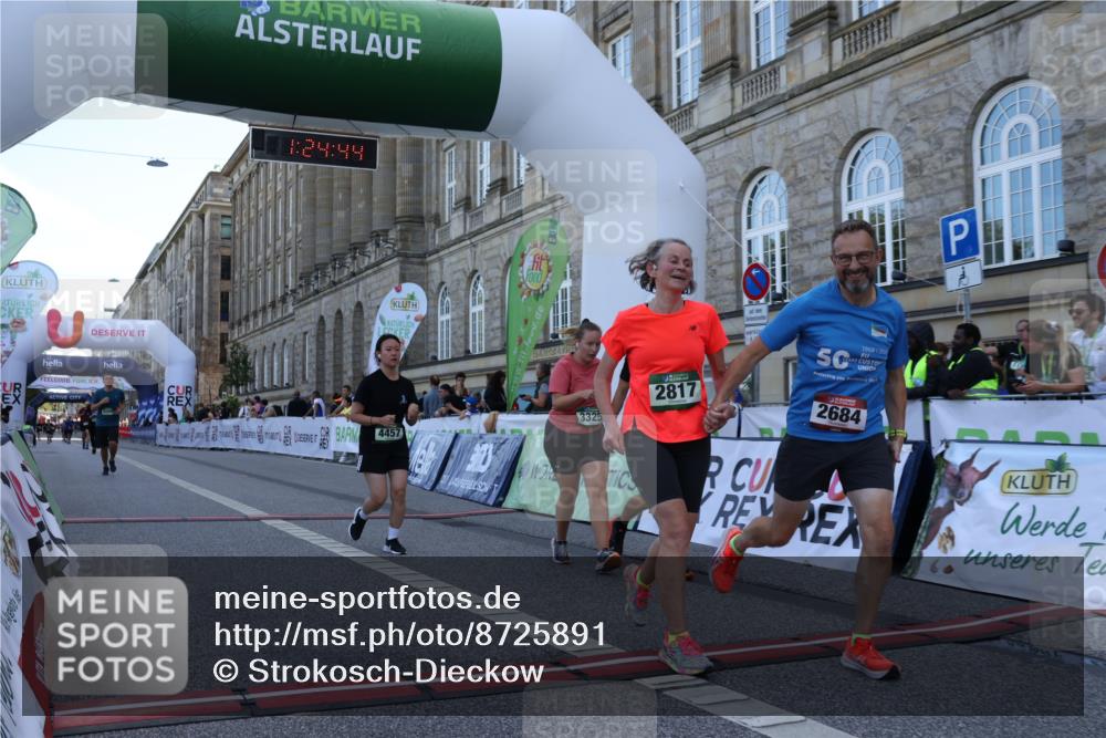 07.09.2025 - BARMER Alsterlauf Strokosch-Dieckow http://msf.ph/oto/8725891 07.09.2025 10:24:42 Ziel 2684, 2817, 3325, 3326, 4457, 5096 meine-sportfotos.de