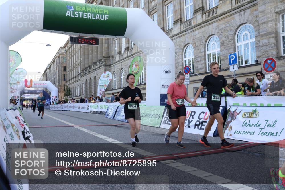 07.09.2025 - BARMER Alsterlauf Strokosch-Dieckow http://msf.ph/oto/8725895 07.09.2025 10:24:43 Ziel 2684, 2817, 3325, 3326, 4457, 5096 meine-sportfotos.de