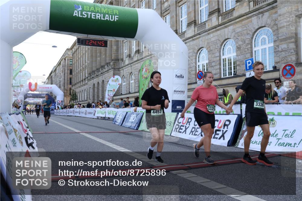07.09.2025 - BARMER Alsterlauf Strokosch-Dieckow http://msf.ph/oto/8725896 07.09.2025 10:24:43 Ziel 2684, 2817, 3325, 3326, 4457, 5096 meine-sportfotos.de