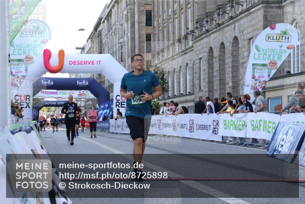 07.09.2025 - BARMER Alsterlauf Strokosch-Dieckow http://msf.ph/oto/8725898 07.09.2025 10:24:46 Ziel 2026, 3325, 3326, 4457, 5096 meine-sportfotos.de