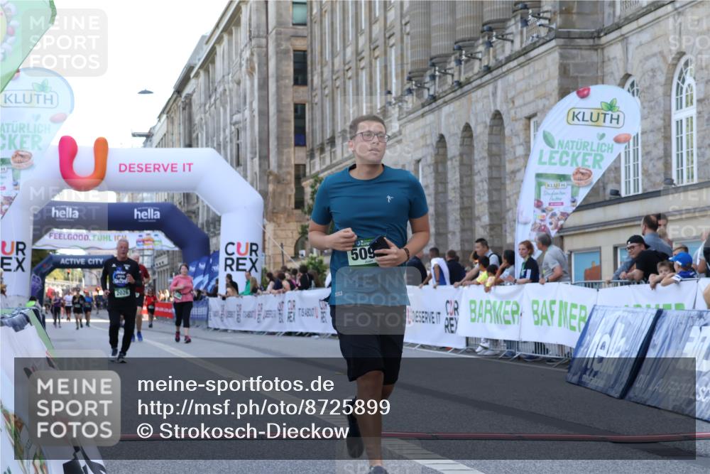 07.09.2025 - BARMER Alsterlauf Strokosch-Dieckow http://msf.ph/oto/8725899 07.09.2025 10:24:46 Ziel 2026, 3325, 3326, 4457, 5096 meine-sportfotos.de