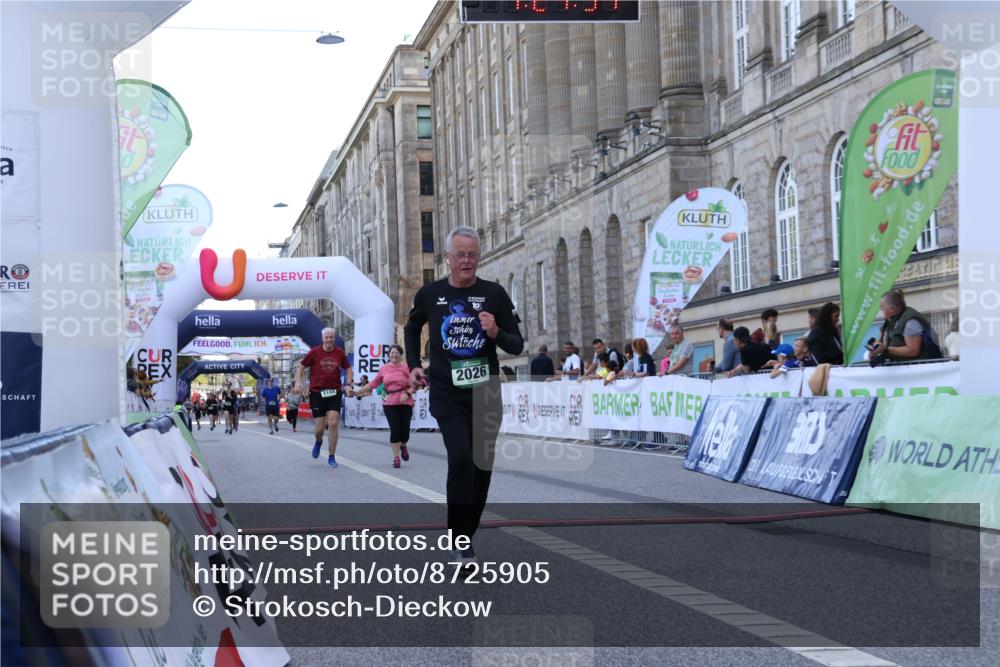07.09.2025 - BARMER Alsterlauf Strokosch-Dieckow http://msf.ph/oto/8725905 07.09.2025 10:24:52 Ziel 2026, 3168, 3169 meine-sportfotos.de