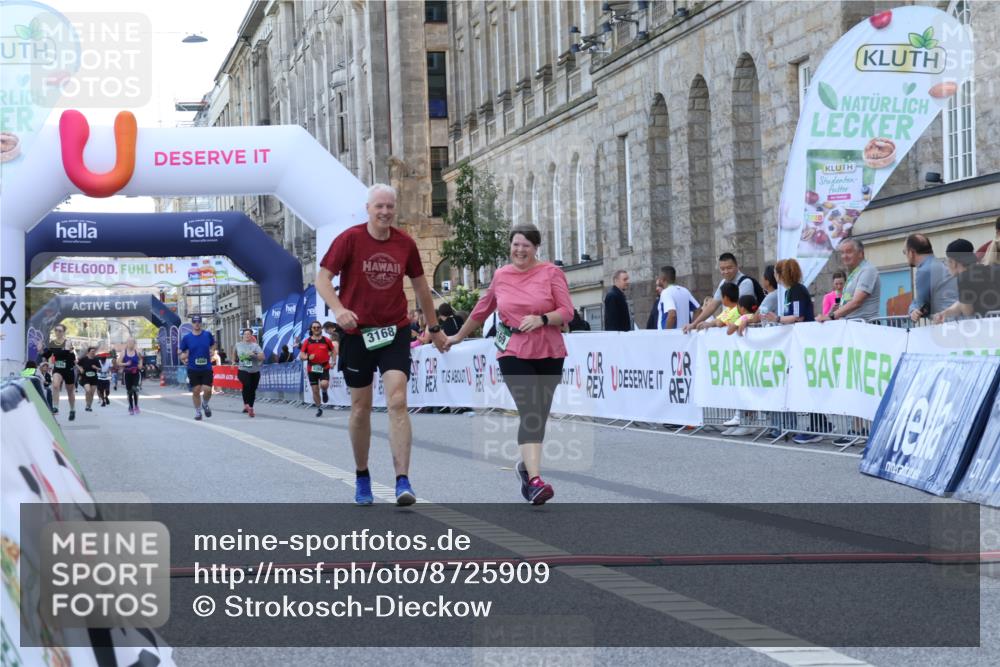 07.09.2025 - BARMER Alsterlauf Strokosch-Dieckow http://msf.ph/oto/8725909 07.09.2025 10:24:54 Ziel 2026, 3168, 3169 meine-sportfotos.de