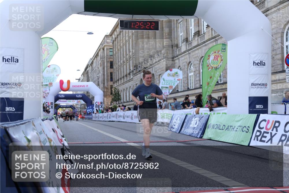 07.09.2025 - BARMER Alsterlauf Strokosch-Dieckow http://msf.ph/oto/8725962 07.09.2025 10:25:20 Ziel 2905, 6102 meine-sportfotos.de