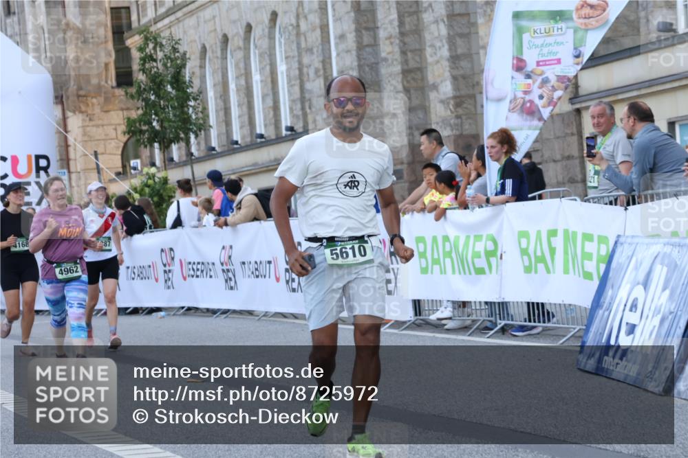07.09.2025 - BARMER Alsterlauf Strokosch-Dieckow http://msf.ph/oto/8725972 07.09.2025 10:25:36 Ziel 2691, 2692, 2804, 4168, 4962, 5090, 5610, 5887, 8481 meine-sportfotos.de
