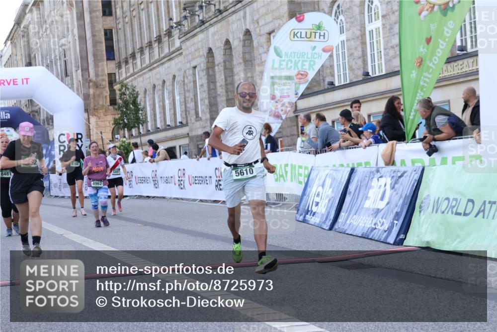 07.09.2025 - BARMER Alsterlauf Strokosch-Dieckow http://msf.ph/oto/8725973 07.09.2025 10:25:36 Ziel 2691, 2692, 2804, 4168, 4962, 5090, 5610, 5887, 8481 meine-sportfotos.de