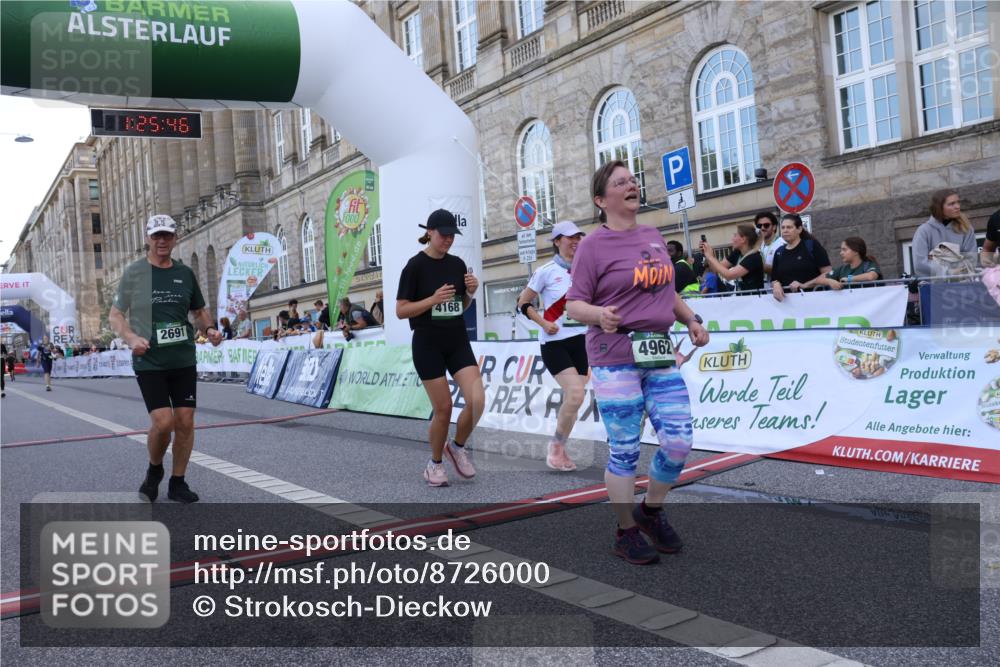 07.09.2025 - BARMER Alsterlauf Strokosch-Dieckow http://msf.ph/oto/8726000 07.09.2025 10:25:44 Ziel 2691, 4168, 4581, 4962, 5887, 6056, 8481 meine-sportfotos.de