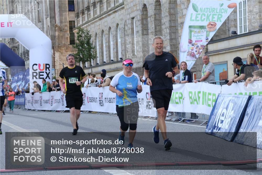 07.09.2025 - BARMER Alsterlauf Strokosch-Dieckow http://msf.ph/oto/8726038 07.09.2025 10:26:00 Ziel 2170, 3076, 3952, 3953, 4165, 5568, 5569, 8219 meine-sportfotos.de