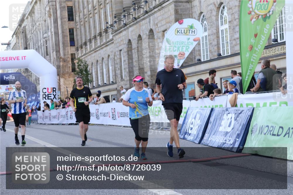 07.09.2025 - BARMER Alsterlauf Strokosch-Dieckow http://msf.ph/oto/8726039 07.09.2025 10:26:01 Ziel 2170, 3076, 3952, 3953, 4165, 5568, 5569, 8219 meine-sportfotos.de