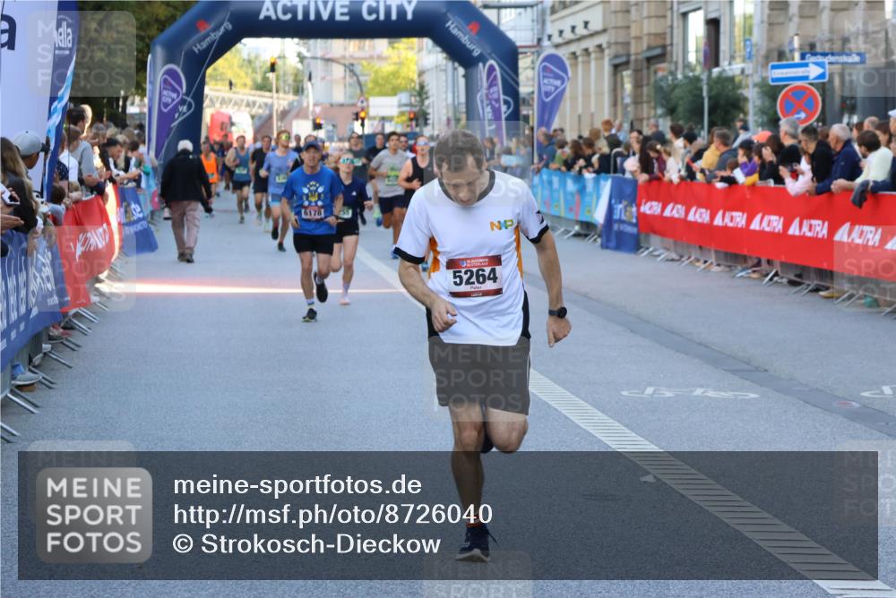 07.09.2025 - BARMER Alsterlauf Strokosch-Dieckow http://msf.ph/oto/8726040 07.09.2025 09:43:53 Ziel 2411, 2826, 3458, 3596, 4382, 4472, 4849, 4896, 5034, 5227, 5751, 5862, 6108, 6120, 6193, 8154 meine-sportfotos.de