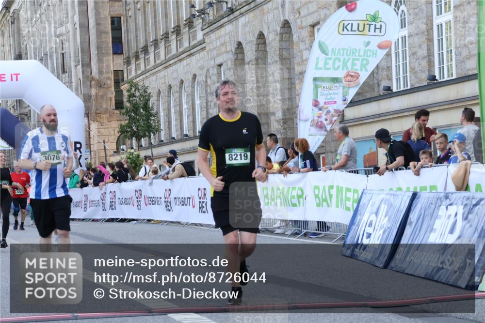 07.09.2025 - BARMER Alsterlauf Strokosch-Dieckow http://msf.ph/oto/8726044 07.09.2025 10:26:03 Ziel 3076, 3952, 3953, 4469, 5568, 5569, 8219 meine-sportfotos.de