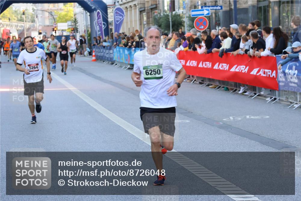 07.09.2025 - BARMER Alsterlauf Strokosch-Dieckow http://msf.ph/oto/8726048 07.09.2025 09:43:51 Ziel 2411, 2618, 2699, 2826, 3458, 3596, 4382, 4472, 4849, 4949, 5034, 5227, 5751, 5862, 6108, 6120, 6193, 8154 meine-sportfotos.de