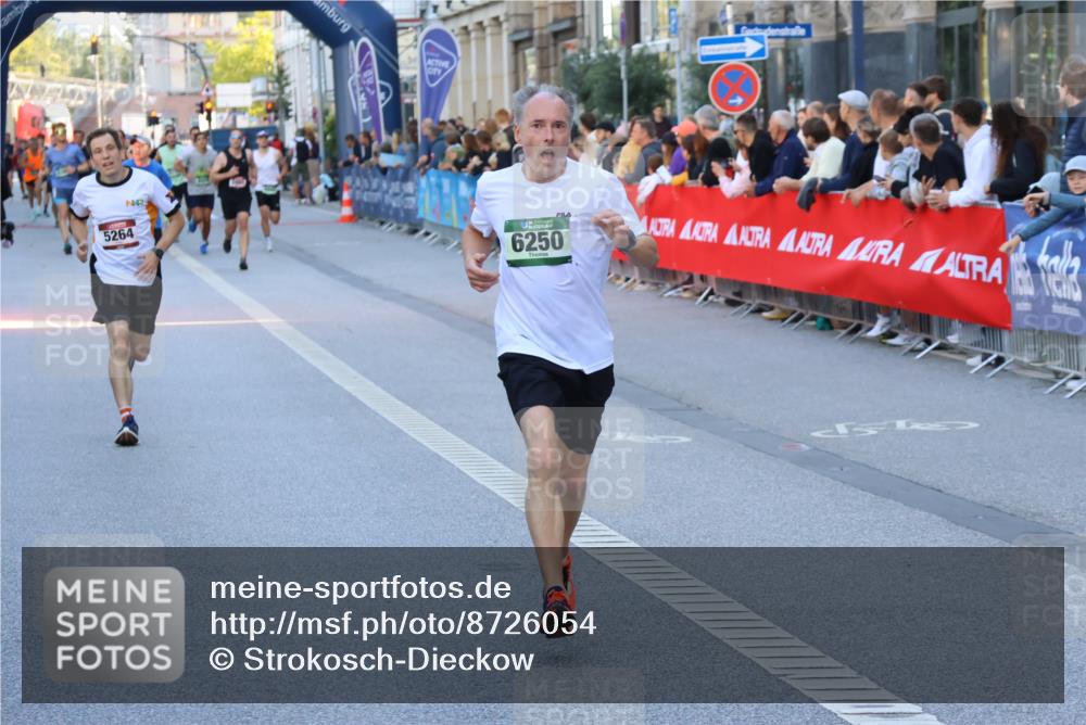 07.09.2025 - BARMER Alsterlauf Strokosch-Dieckow http://msf.ph/oto/8726054 07.09.2025 09:43:51 Ziel 2411, 2618, 2699, 2826, 3458, 3596, 4382, 4472, 4849, 4949, 5034, 5227, 5751, 5862, 6108, 6120, 6193, 8154 meine-sportfotos.de