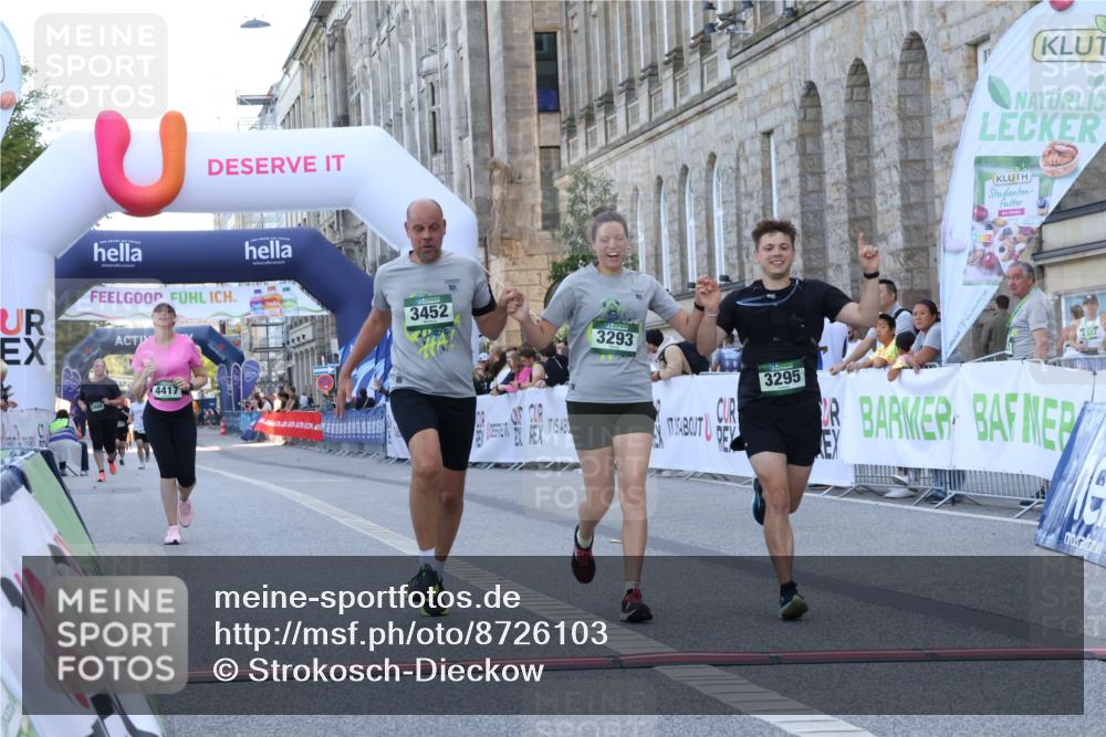 07.09.2025 - BARMER Alsterlauf Strokosch-Dieckow http://msf.ph/oto/8726103 07.09.2025 10:26:33 Ziel 3293, 3295, 3452, 3591, 4417 meine-sportfotos.de