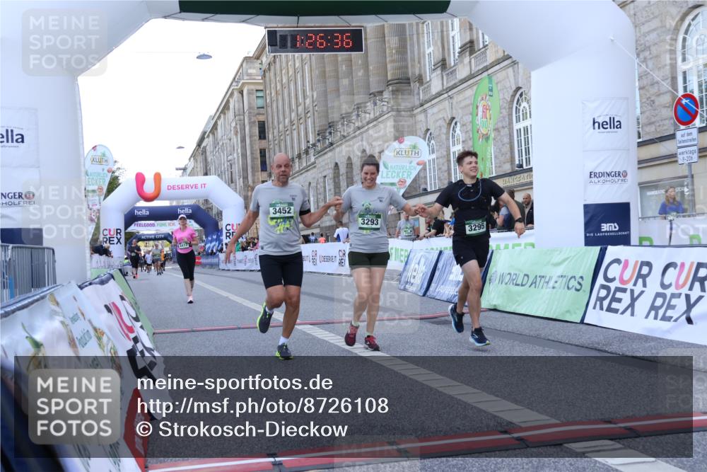 07.09.2025 - BARMER Alsterlauf Strokosch-Dieckow http://msf.ph/oto/8726108 07.09.2025 10:26:35 Ziel 3293, 3295, 3452, 4417 meine-sportfotos.de