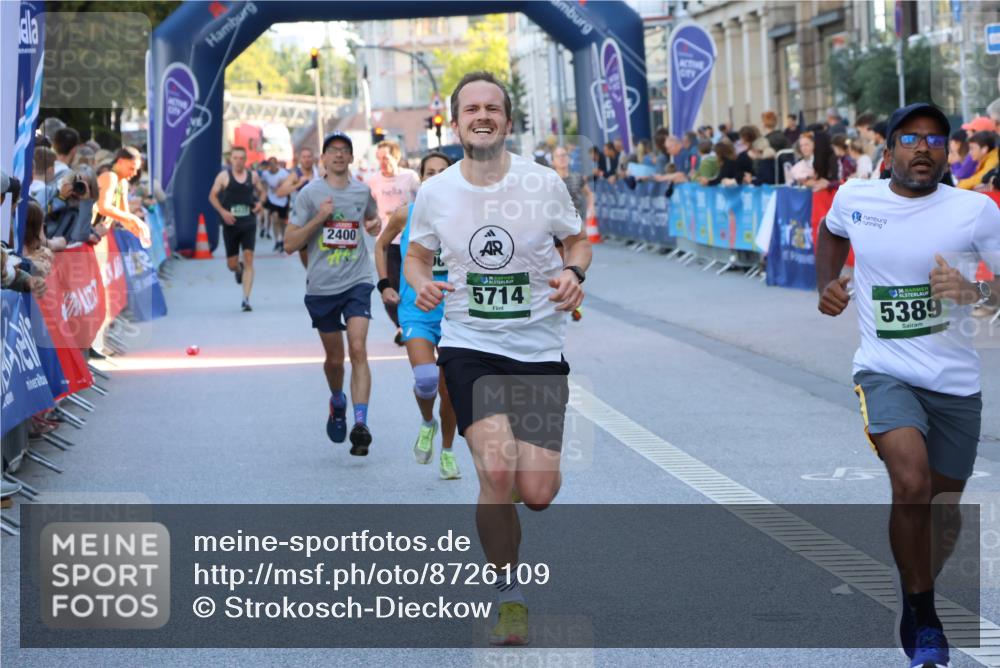 07.09.2025 - BARMER Alsterlauf Strokosch-Dieckow http://msf.ph/oto/8726109 07.09.2025 09:43:35 Ziel 2339, 2409, 2618, 2699, 2826, 3480, 4382, 4849, 4949, 5264, 5862, 6020, 6051, 6178, 6255, 8040, 8113, 8364 meine-sportfotos.de