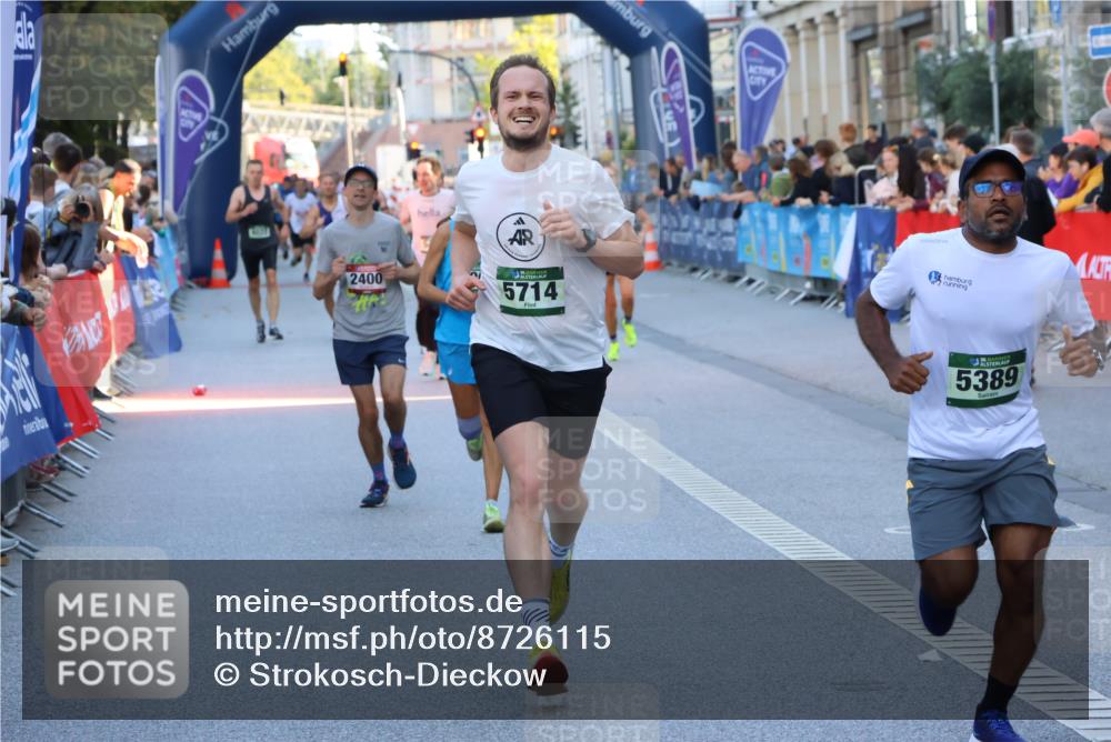 07.09.2025 - BARMER Alsterlauf Strokosch-Dieckow http://msf.ph/oto/8726115 07.09.2025 09:43:34 Ziel 2339, 2409, 2618, 2699, 2826, 3480, 4849, 4949, 5264, 5862, 6020, 6051, 6178, 6250, 6255, 8040, 8113, 8364 meine-sportfotos.de