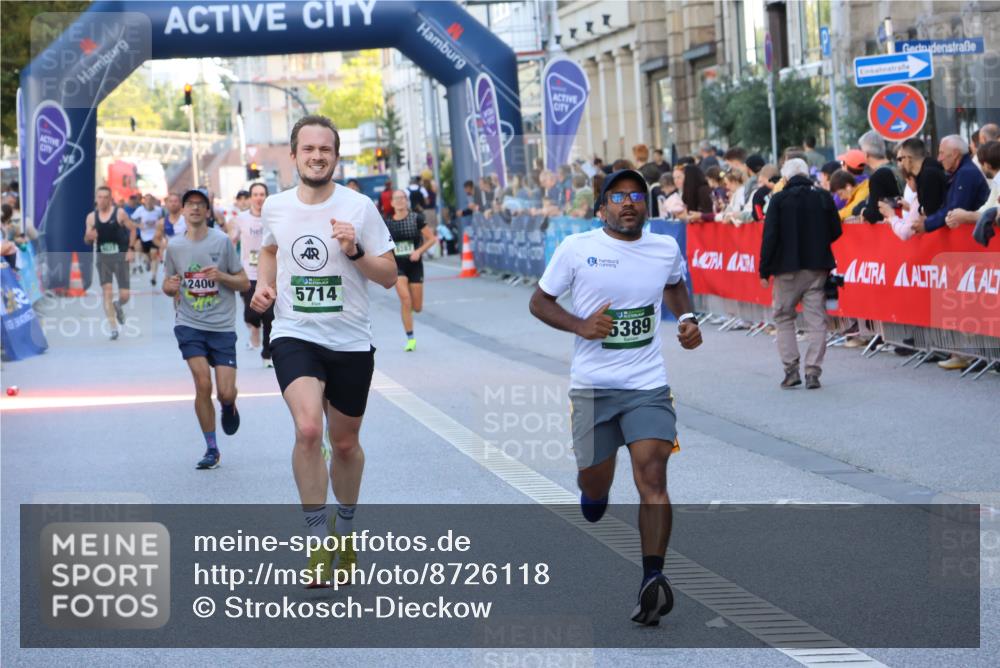 07.09.2025 - BARMER Alsterlauf Strokosch-Dieckow http://msf.ph/oto/8726118 07.09.2025 09:43:34 Ziel 2339, 2409, 2618, 2699, 2826, 3480, 4849, 4949, 5264, 5862, 6020, 6051, 6178, 6250, 6255, 8040, 8113, 8364 meine-sportfotos.de