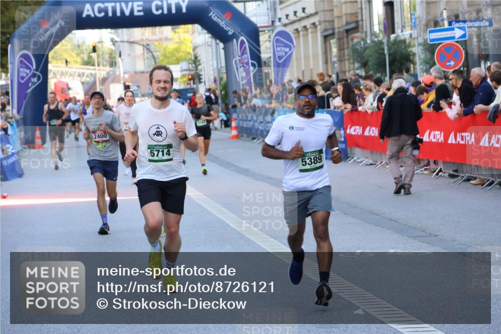 07.09.2025 - BARMER Alsterlauf Strokosch-Dieckow http://msf.ph/oto/8726121 07.09.2025 09:43:34 Ziel 2339, 2409, 2618, 2699, 2826, 3480, 4849, 4949, 5264, 5862, 6020, 6051, 6178, 6250, 6255, 8040, 8113, 8364 meine-sportfotos.de