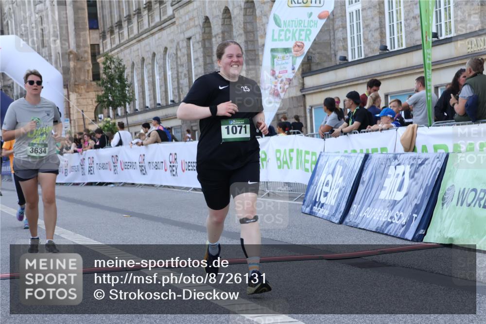 07.09.2025 - BARMER Alsterlauf Strokosch-Dieckow http://msf.ph/oto/8726131 07.09.2025 10:26:50 Ziel 3634, 4811, 4816 meine-sportfotos.de