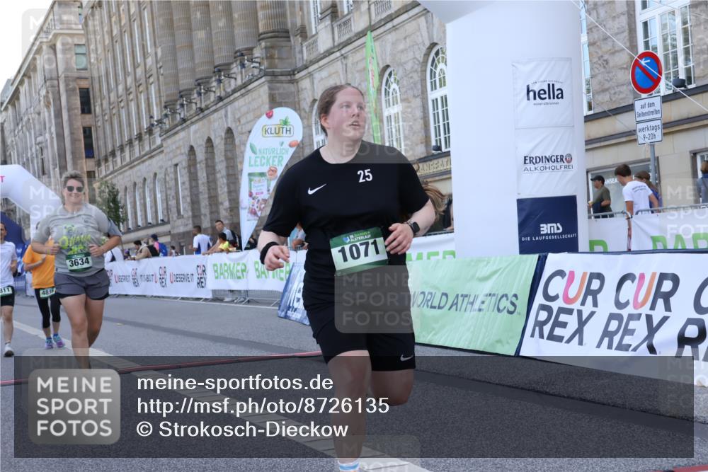 07.09.2025 - BARMER Alsterlauf Strokosch-Dieckow http://msf.ph/oto/8726135 07.09.2025 10:26:51 Ziel 3634, 4811, 4816 meine-sportfotos.de