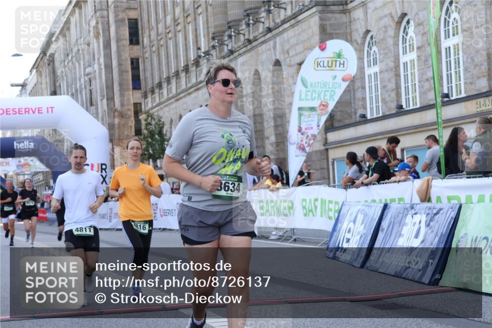 07.09.2025 - BARMER Alsterlauf Strokosch-Dieckow http://msf.ph/oto/8726137 07.09.2025 10:26:52 Ziel 3634, 4811, 4816, 5417, 8003 meine-sportfotos.de