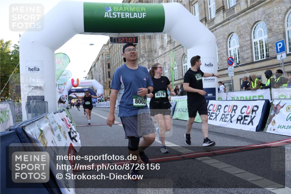 07.09.2025 - BARMER Alsterlauf Strokosch-Dieckow http://msf.ph/oto/8726156 07.09.2025 10:27:01 Ziel 4008, 4576, 4579, 4945, 5417, 8003 meine-sportfotos.de