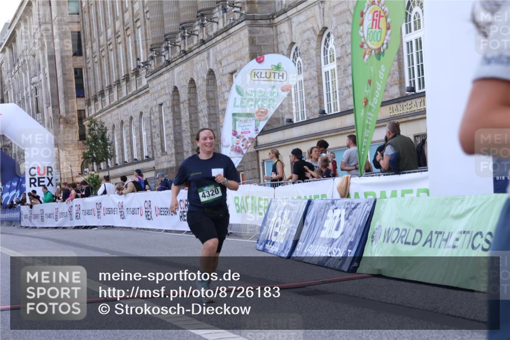 07.09.2025 - BARMER Alsterlauf Strokosch-Dieckow http://msf.ph/oto/8726183 07.09.2025 10:27:17 Ziel 4143, 4144, 4320, 5347, 6004 meine-sportfotos.de