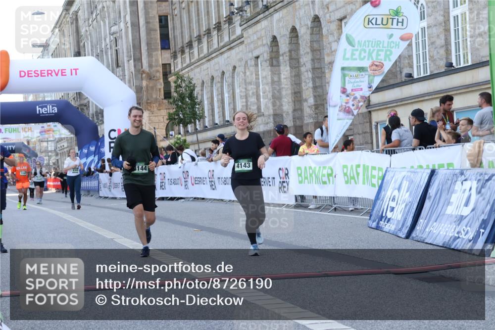 07.09.2025 - BARMER Alsterlauf Strokosch-Dieckow http://msf.ph/oto/8726190 07.09.2025 10:27:22 Ziel 4143, 4144, 4320 meine-sportfotos.de