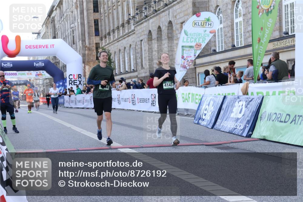 07.09.2025 - BARMER Alsterlauf Strokosch-Dieckow http://msf.ph/oto/8726192 07.09.2025 10:27:23 Ziel 4143, 4144 meine-sportfotos.de