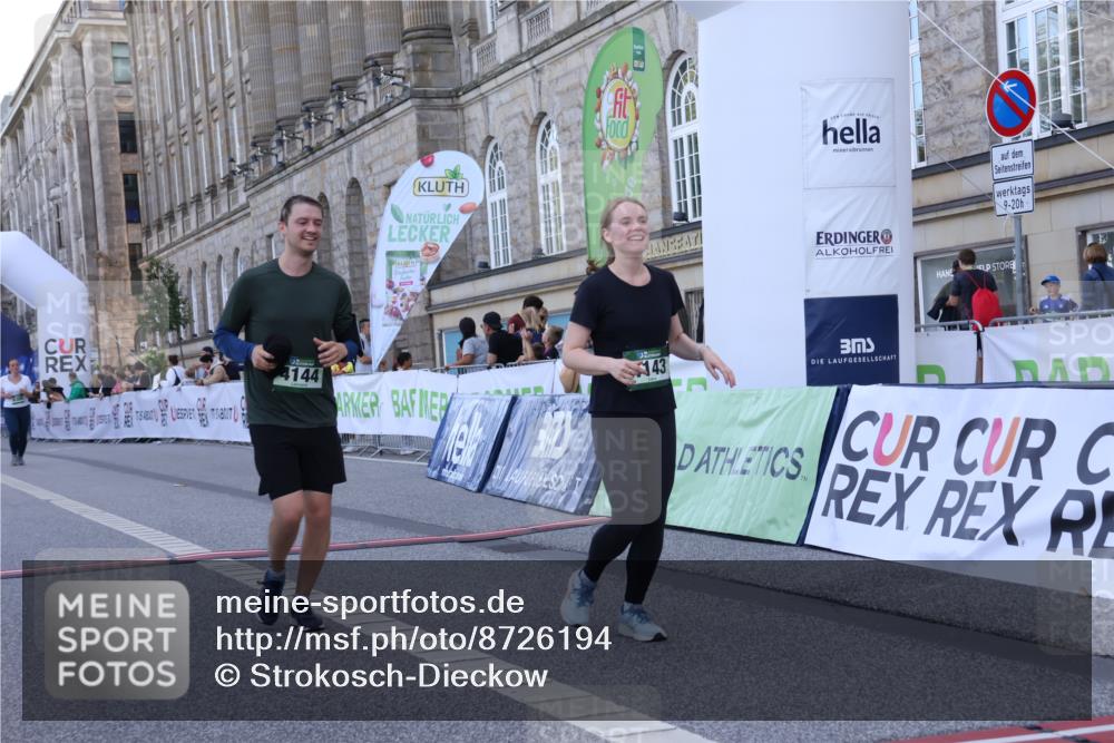 07.09.2025 - BARMER Alsterlauf Strokosch-Dieckow http://msf.ph/oto/8726194 07.09.2025 10:27:24 Ziel 4143, 4144 meine-sportfotos.de