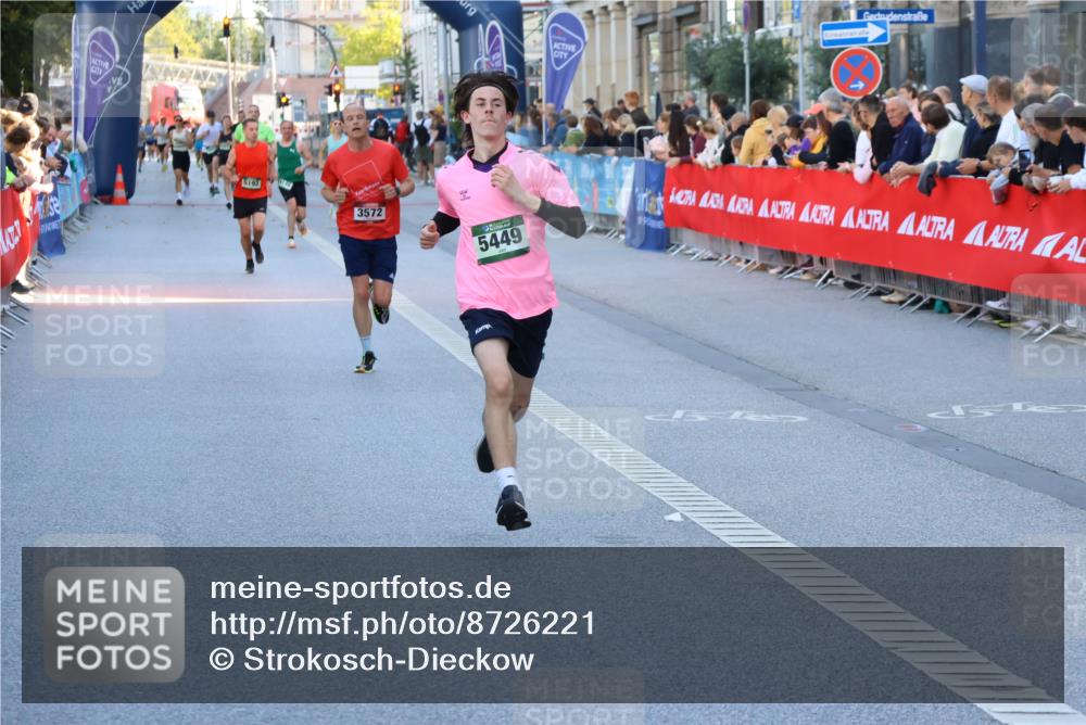 07.09.2025 - BARMER Alsterlauf Strokosch-Dieckow http://msf.ph/oto/8726221 07.09.2025 09:43:01 Ziel 2059, 2400, 3814, 3890, 4050, 4963, 5382, 5389, 5714, 8336 meine-sportfotos.de