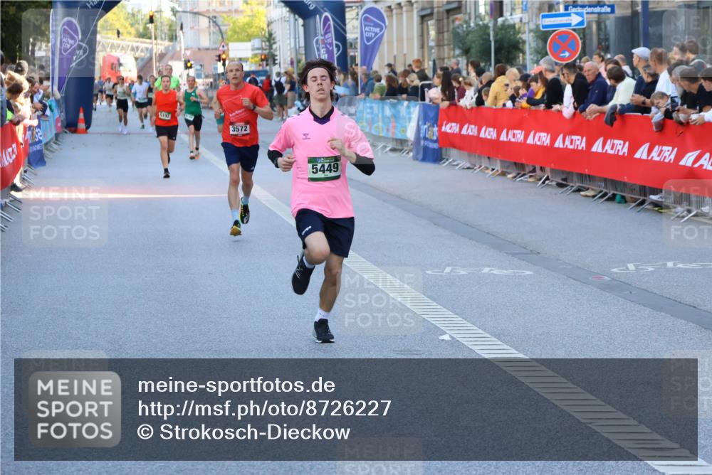 07.09.2025 - BARMER Alsterlauf Strokosch-Dieckow http://msf.ph/oto/8726227 07.09.2025 09:43:01 Ziel 2059, 2400, 3814, 3890, 4050, 4963, 5382, 5389, 5714, 8336 meine-sportfotos.de