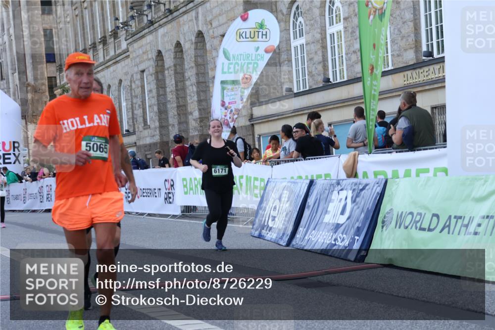 07.09.2025 - BARMER Alsterlauf Strokosch-Dieckow http://msf.ph/oto/8726229 07.09.2025 10:27:40 Ziel 2008, 3968, 4713, 5065, 6171, 8341 meine-sportfotos.de