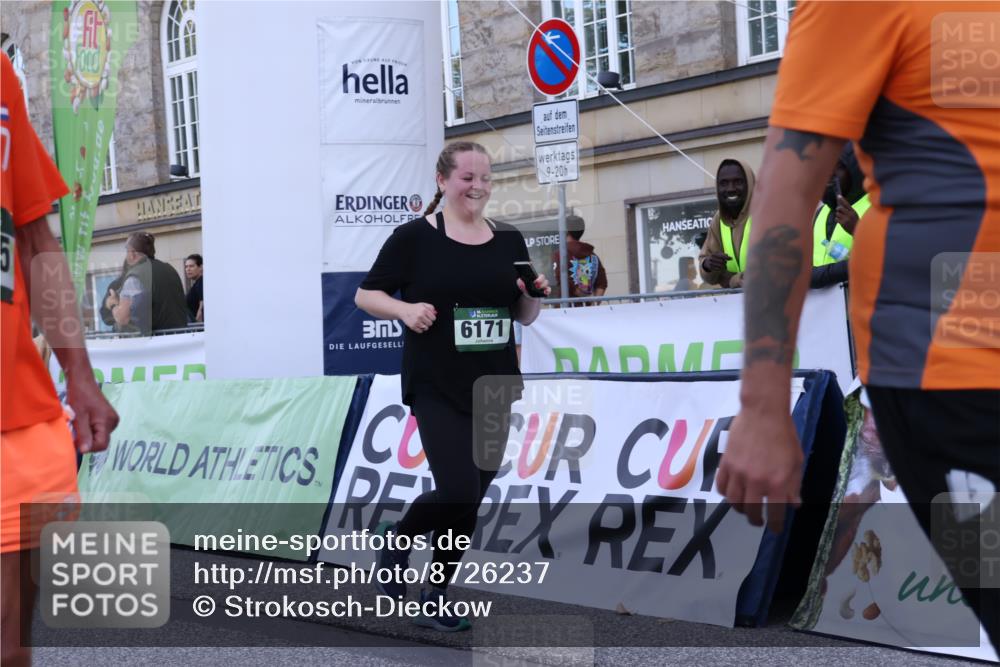 07.09.2025 - BARMER Alsterlauf Strokosch-Dieckow http://msf.ph/oto/8726237 07.09.2025 10:27:43 Ziel 2008, 2119, 2179, 4713, 4858, 5065, 5327, 6171 meine-sportfotos.de