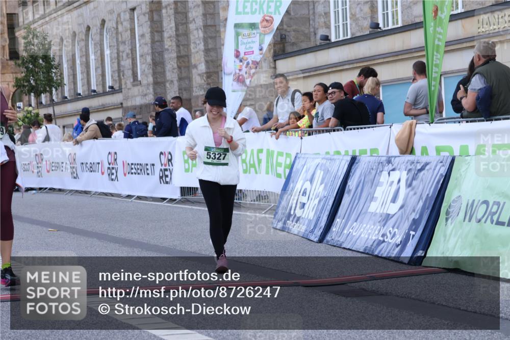 07.09.2025 - BARMER Alsterlauf Strokosch-Dieckow http://msf.ph/oto/8726247 07.09.2025 10:27:48 Ziel 2008, 2119, 2179, 4858, 5327 meine-sportfotos.de