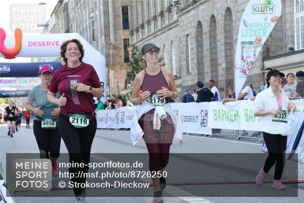 07.09.2025 - BARMER Alsterlauf Strokosch-Dieckow http://msf.ph/oto/8726250 07.09.2025 10:27:50 Ziel 2008, 2119, 2179, 4858, 5327 meine-sportfotos.de